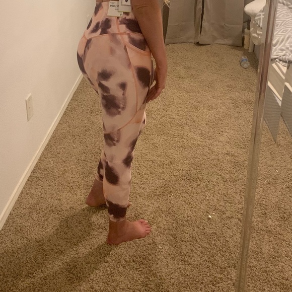 NWT Old navy workout wear - Picture 3 of 4